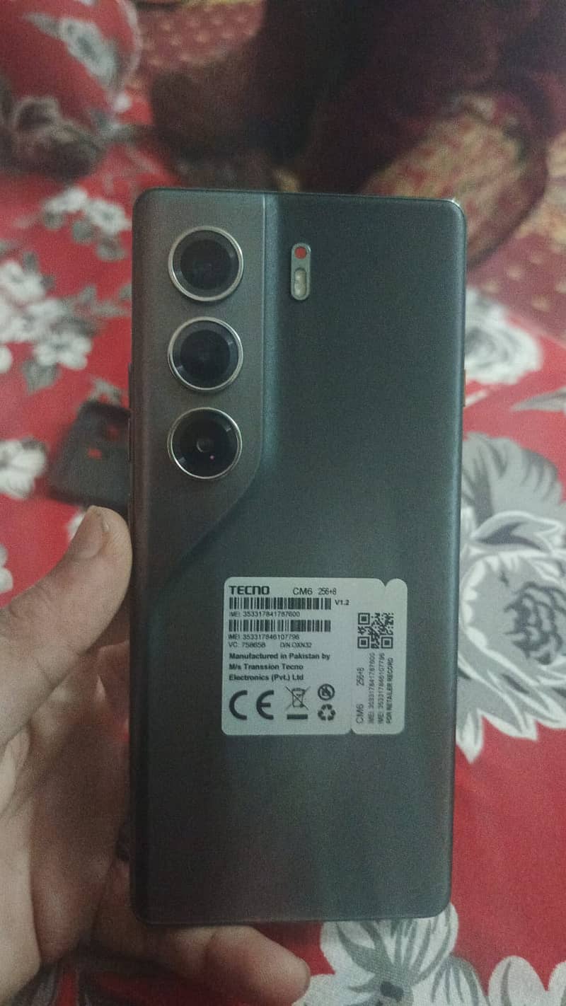 Tecno camon 40 pro 0
