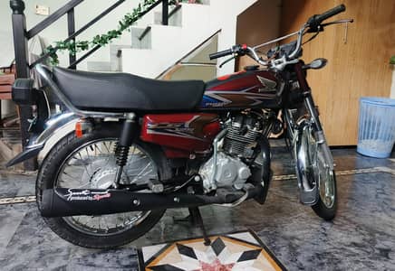 bike all new all original 1 hand use  1 first owner