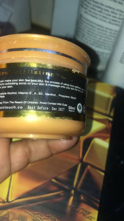 Gold & jhonson whitening facial