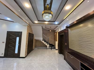 Brand new 5 marla full house 3 bed accommodation 1 American kitchen 1 Servent two species TV lounge available for rent in Bahria Enclave