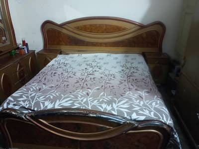DOUBLE BED AND DRESSING TABLE
