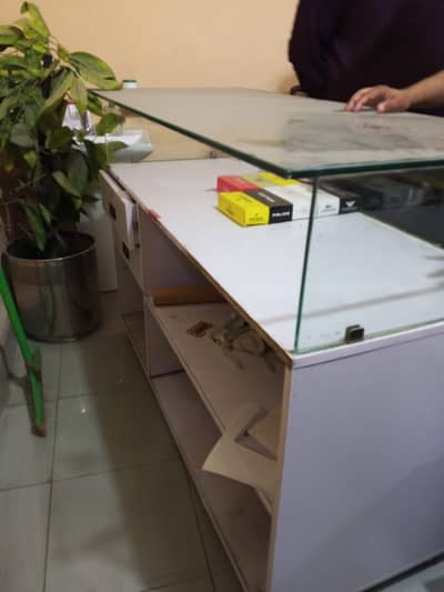 I want to sale glasses counter