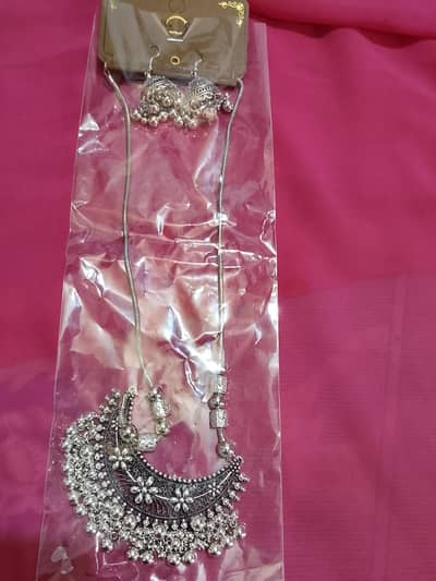 Elegant beauty necklaces stylish & trending designs