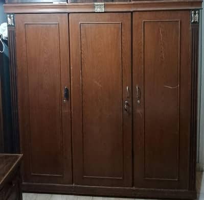 3 Door wooden almari