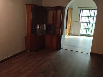 GULBERG 10 MARLA DOUBLE STORY HOUSE FOR RENT