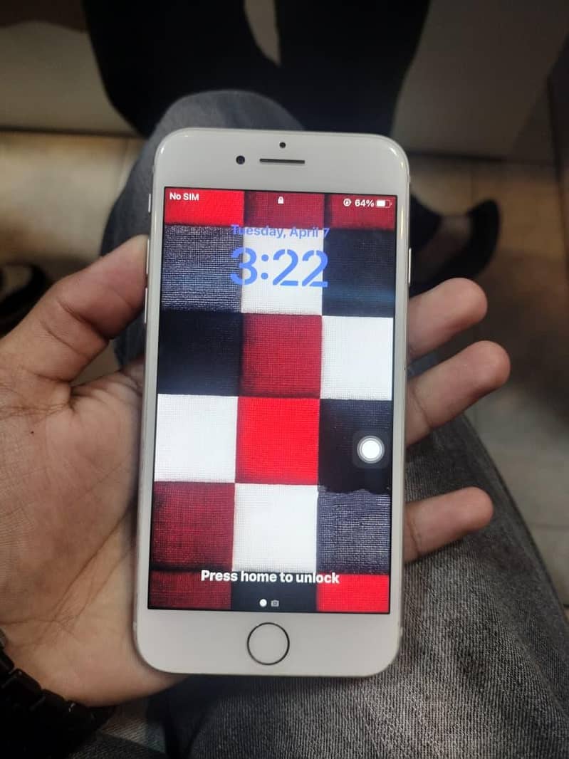 Iphone 8 ( sim working,) 1