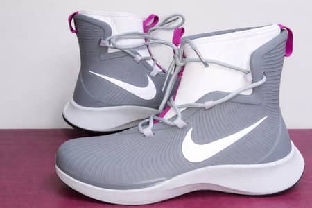 This is nike shoes for casual use