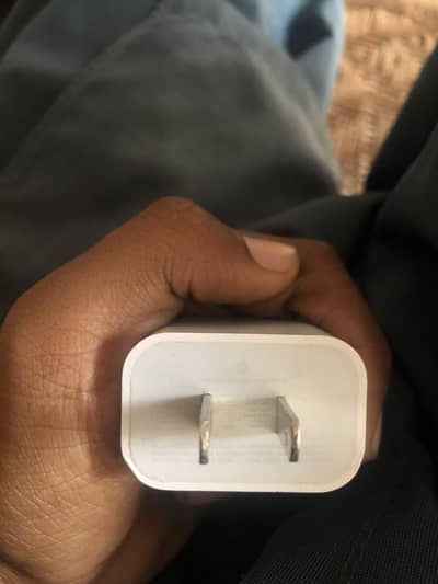 I phone ka original charger ha