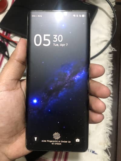 Infinix note 40 pro  8/256 9/10 with box and wireless charger