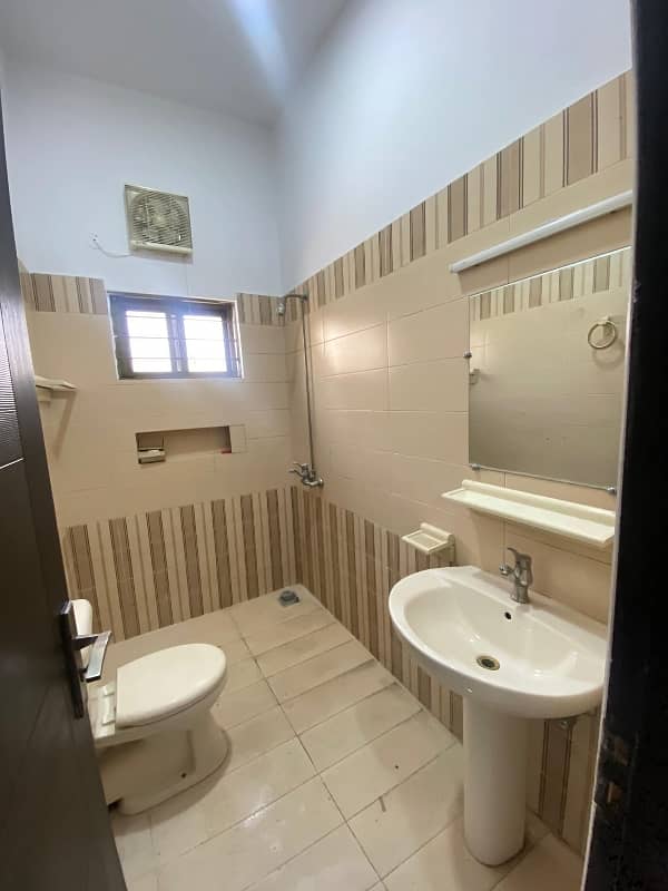 Upper Portion For Rent 4