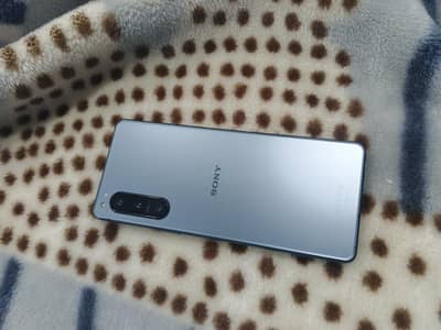 Sony Xperia Mark 5 condition 10/9 price 35500