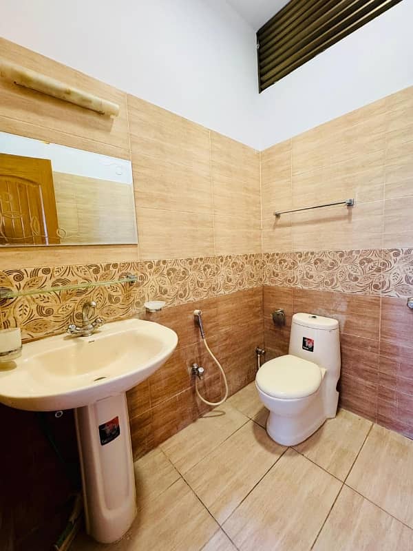 Upper Portion For Rent 4