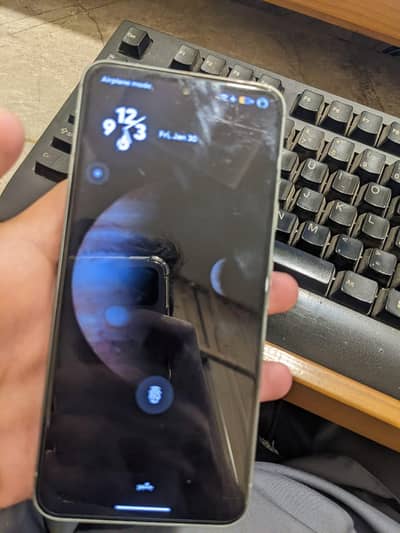 Google pixel 8 OEM locked 8/128 condition 10/10 only set