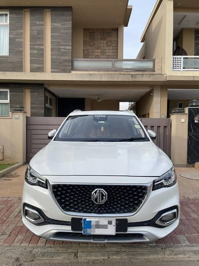 MG HS Trophy 2021 model