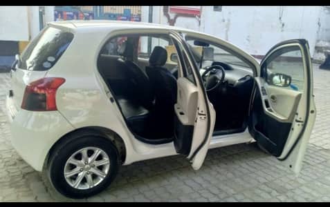 Toyota vitz for sale 6/13 model
