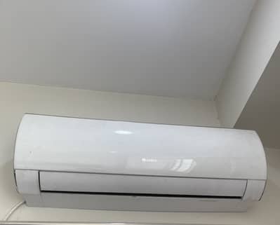 Gree AC Inverter 1 Ton [model GS-12FITH3W)