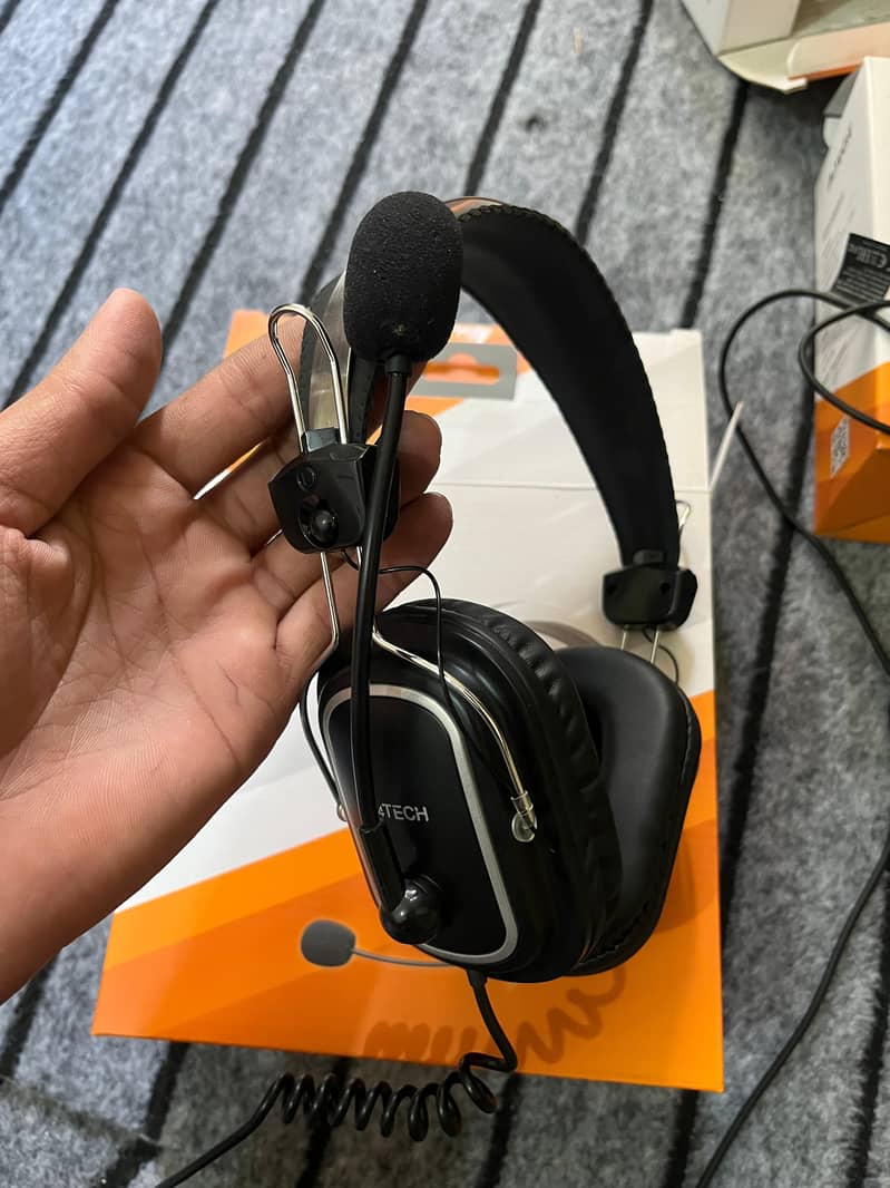 Headset 4