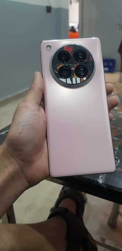 zero 40 8/256 set charger box nhi hai