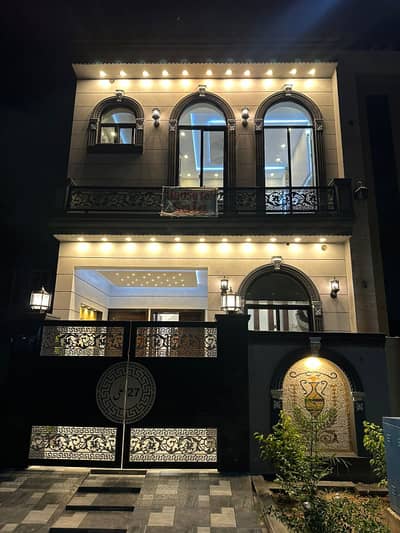 10 Marla House Available For Rent In Jasmine Block Sector C Bahria Town Lahore