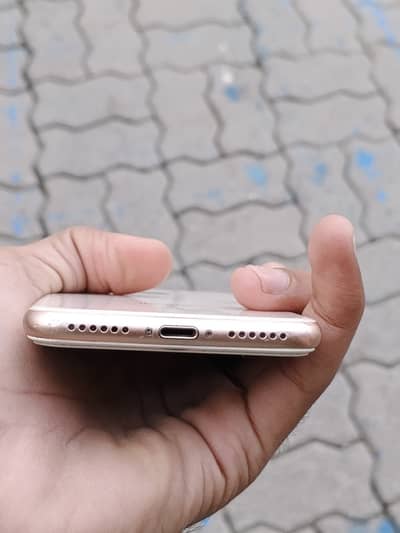 iPhone 8.64 gb pta proved with box