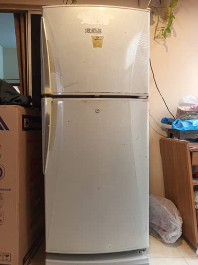 Dawlance Refrigerator Medium Size -Urgent Sale