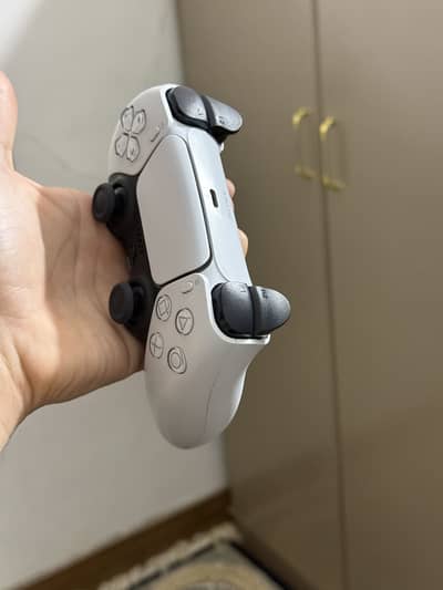 PS5 dualsense white