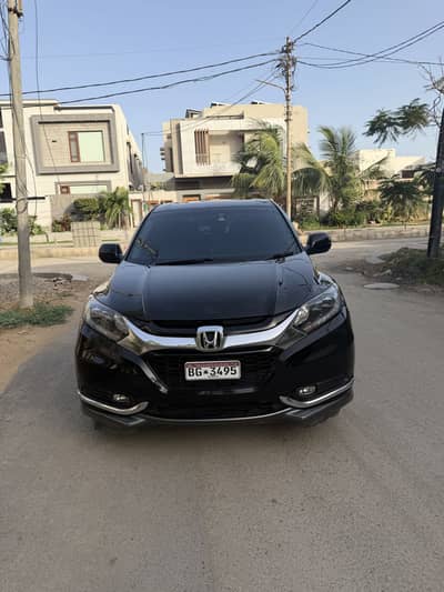 Honda vezel X pakage 2014 registered 2017 almost full original