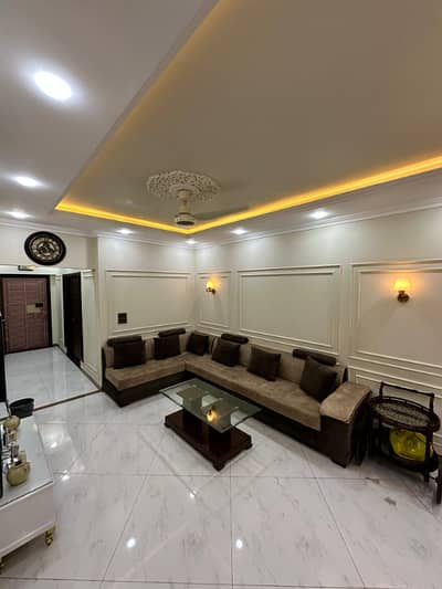 4 Bed DD With Roof Flat Available For Sale