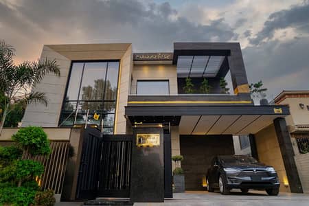 100% ORIGNAL KANAL EYE CATCHING SUPERB LUXURY BUNGALOW FOR SALE ON TOP LOCATION