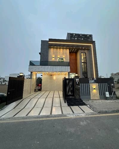 Main Double Road 10 Marla House In Royal Palm City - Block G Best Option