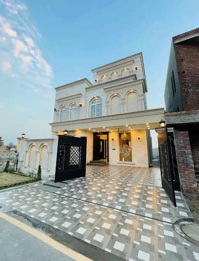 Prime Location House Of 10 Marla Available In Royal Palm City