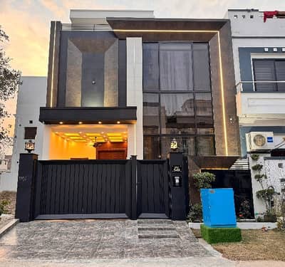 Prime Location House For sale Is Readily Available In Prime Location Of Citi Housing Society