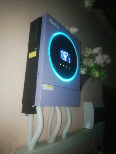 4kW Pv5600 Knox Hybrid for sale.