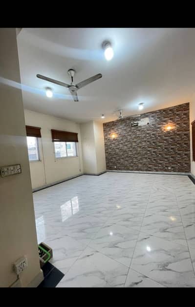 One bedroom unfriend penthouse available for monthly rent