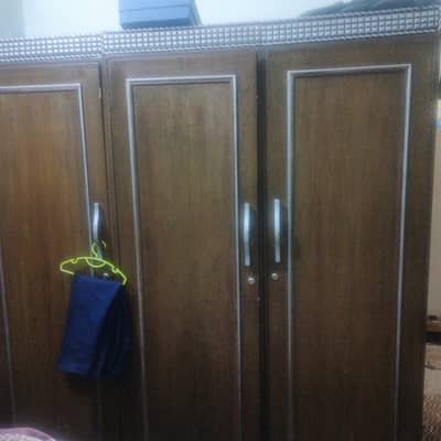 3 single wardrobe good condition