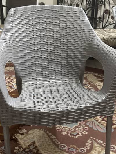 Plastic chairs set of (5)