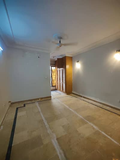 G9-1 40/80 Upper Portion Available For Rent 3bedrooms