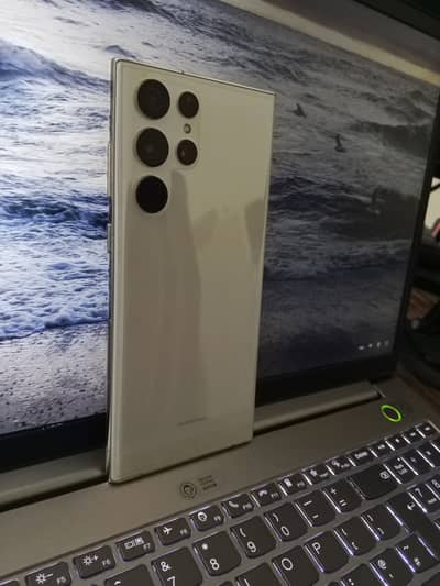 I'm selling Samsung Mobile S22 Ultra