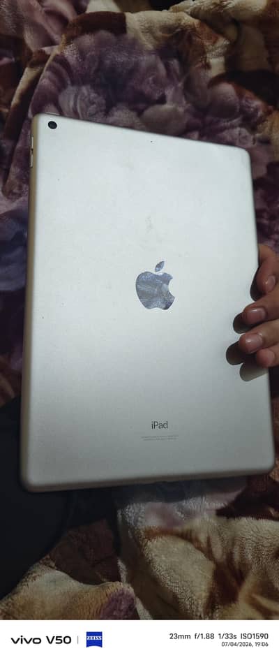 ipad 9 generation 10by9 64gb only iPad cable sat hai