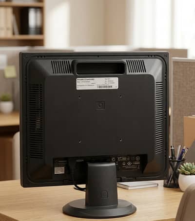 hp monitor 17 inch in good condition