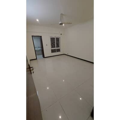 Clifton Frere Town 3 Bedrooms Apartment For Rent