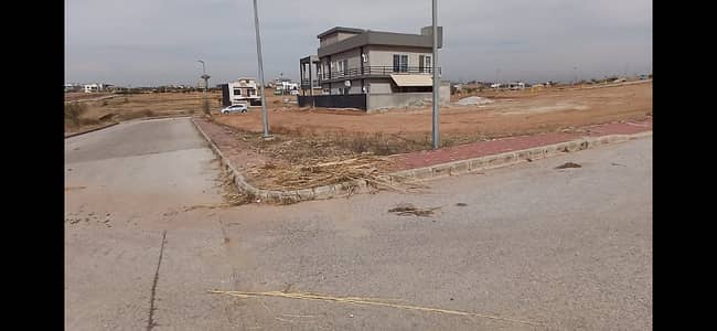 10marla corner plot for sale