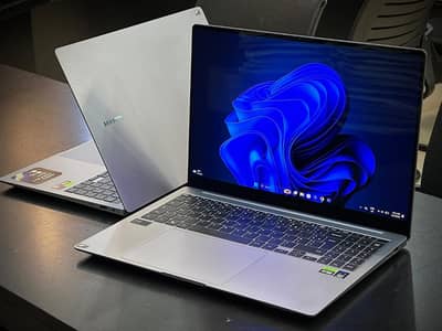 SAMSUNG GALAXY BOOK 4 ULTRA  16 INCH INTEL CORE 7 155G