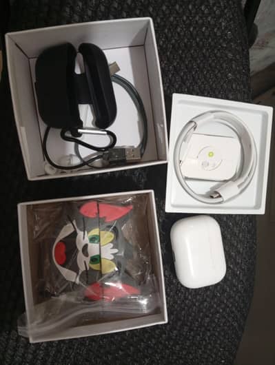 AirPods Pro 2nd gen-Excellent  condition Barely used Complete box
