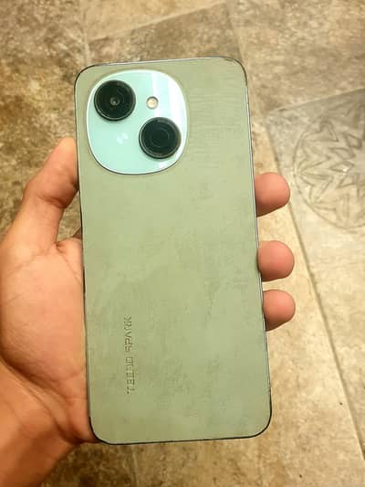 tecno spark go1 box nahi hai charger hai baqi phone okay hai