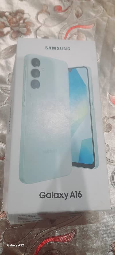 4 month warranty 10/10condition light green colour