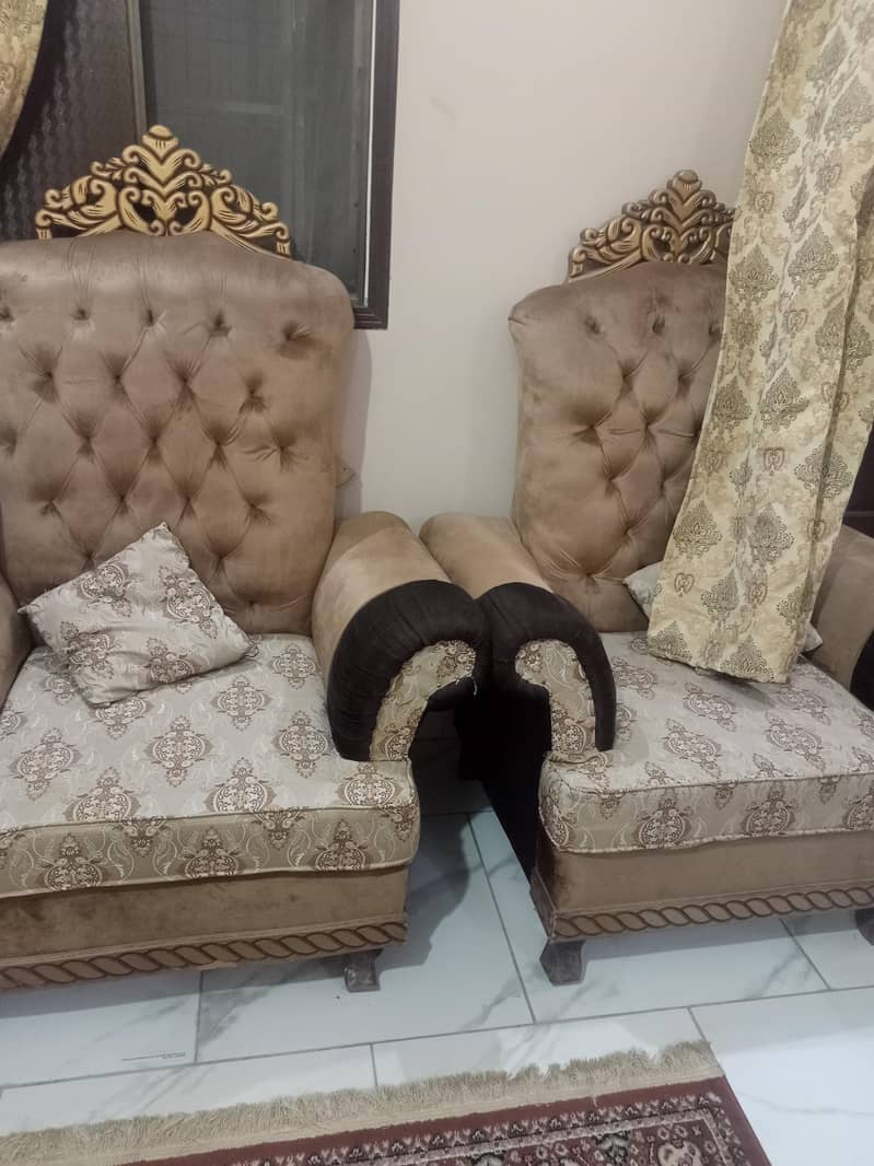 5 seter sofa set with tebel 2