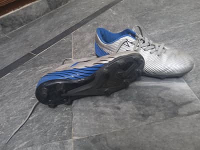 football shoes only 3 to 4 days used