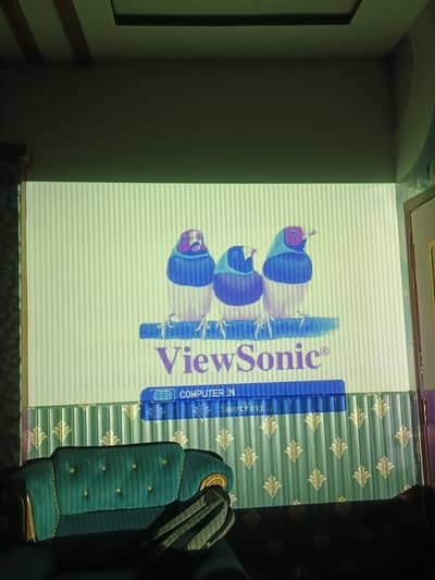 ViewSonic Projector Slightly Used for urgent Sell, Office Projector