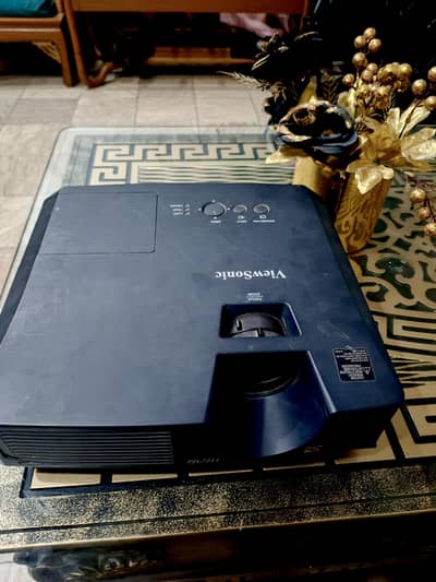ViewSonic Projector Slightly Used for urgent Sell, Office Projector